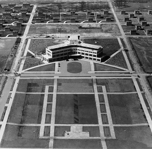 Otrokovice - Batov, Společenský dům od Vladimíra Karfíka, 1936