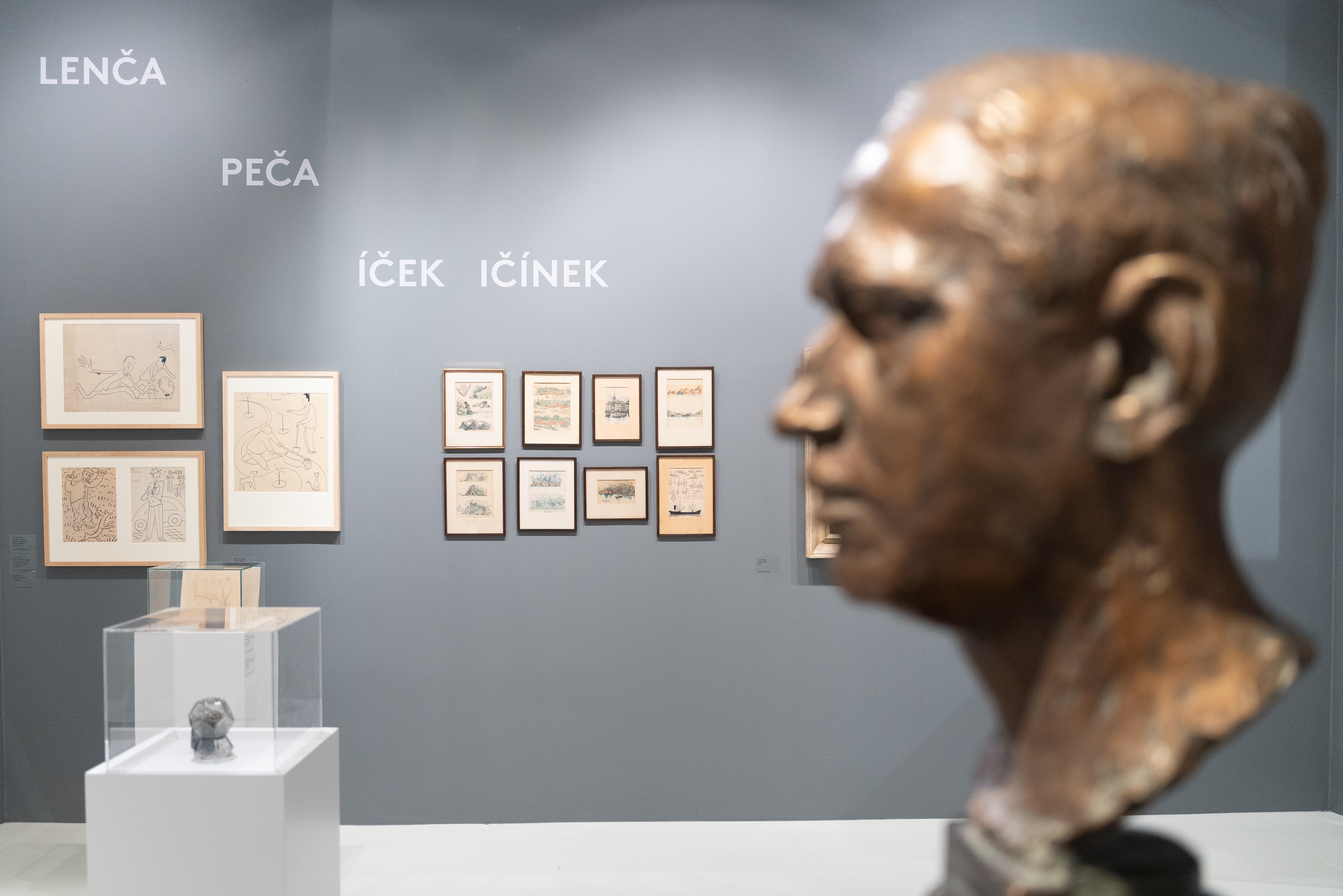 pohled do výstavy Karel Čapek: Fine Notes – A ta cesta byla dobrá